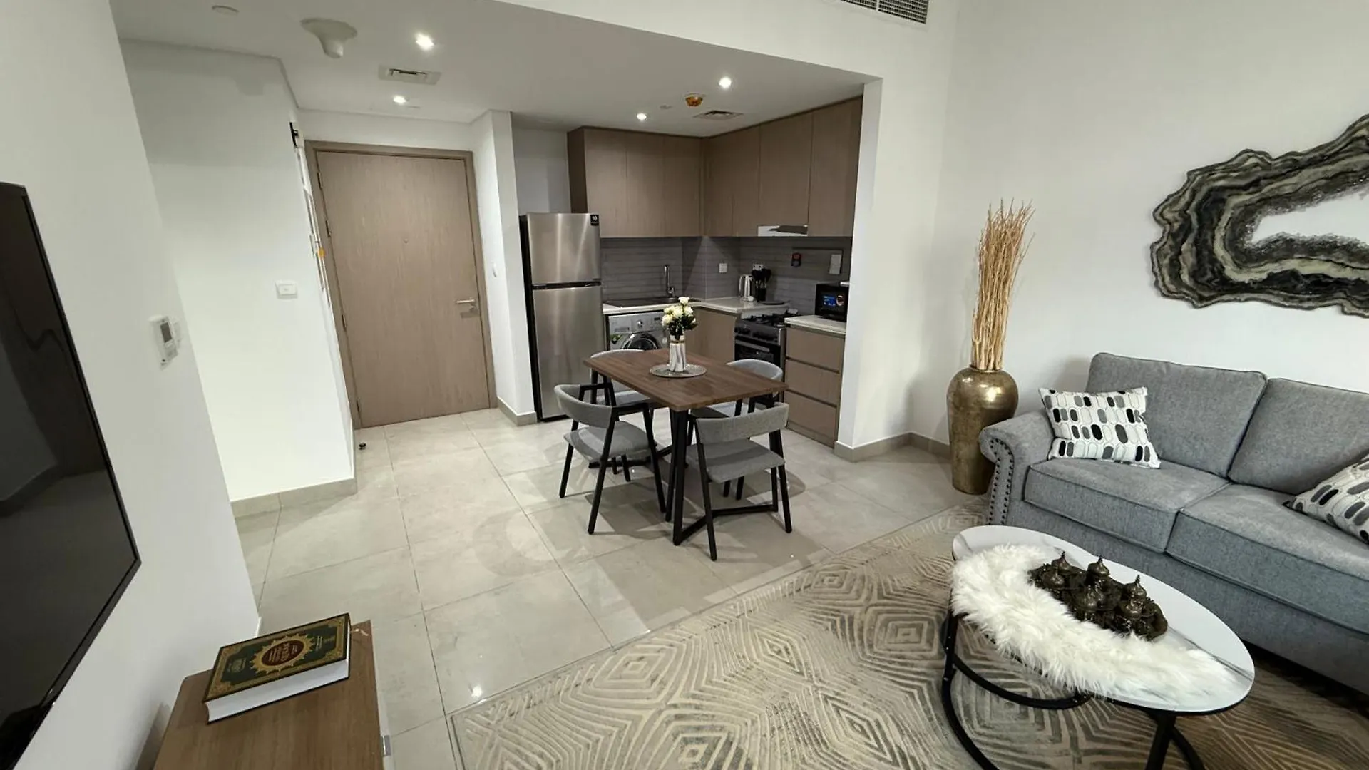 Family 1 Bedroom, Prime Location Sharjah 0*,